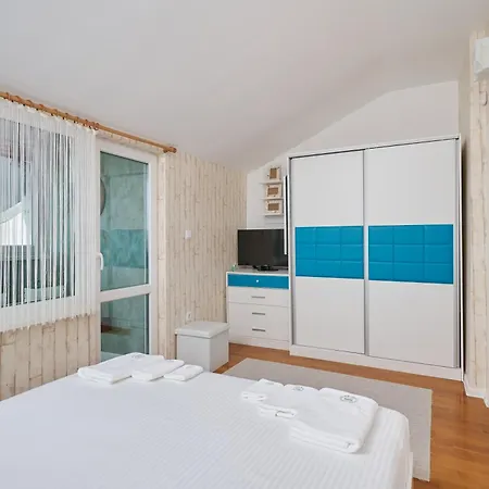 Sirena Seaview - Free Parking Апартаменти *