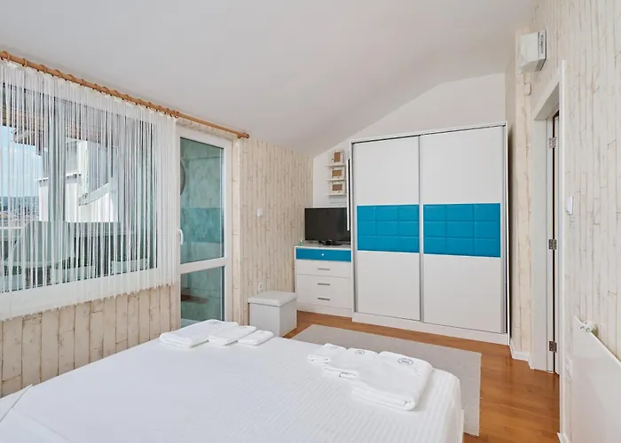Sirena Seaview - Free Parking Apartment *